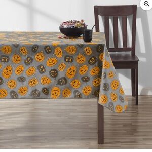 Way To Celebrate Spooky Pumpkin Tablecloth for Halloween Gothic Decor 60" x 84"